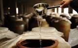 中国陈年白酒收藏行业发展状况探讨
