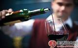 全球贵葡萄酒近10万人民币一瓶