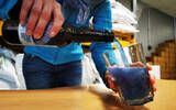 法国啤酒厂推出一款蓝色啤酒